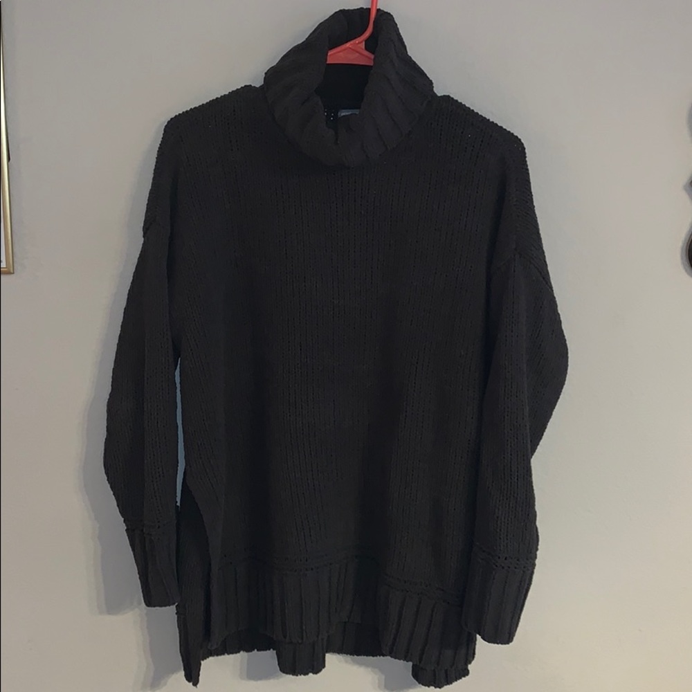 AERIE CHARCOAL GREY TURTLENECK OVERSIZED SWEATER